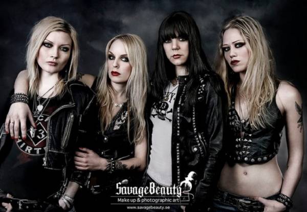 interview Crucified Barbara